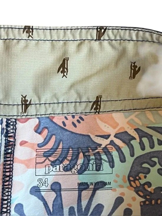 Patagonia Men’s Sz 34 Waist Tropical Print Scallop Hem Wayfarer Board Shorts - Picture 6 of 14